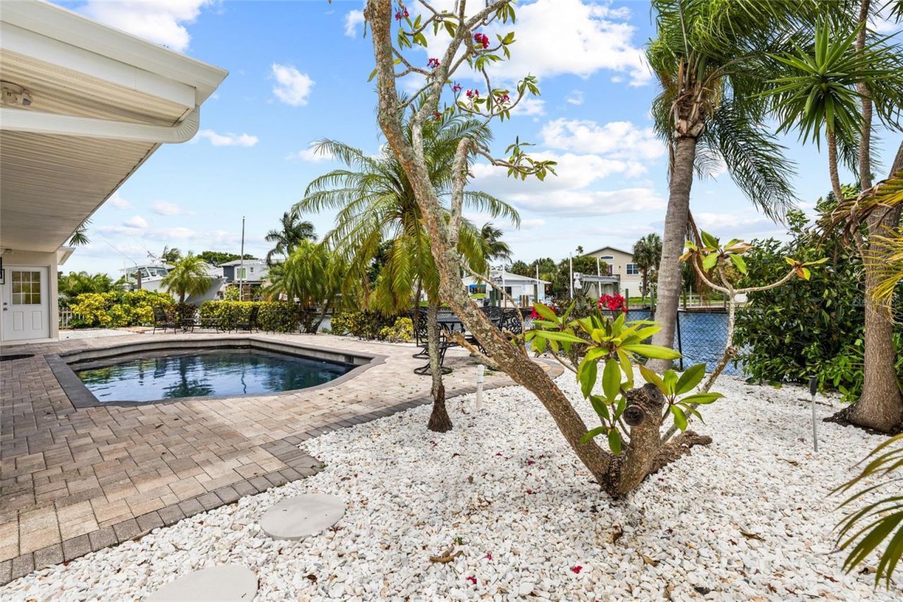 5541 Bayou Grande Boulevard Ne, Saint Petersburg, FL 33703 Photo