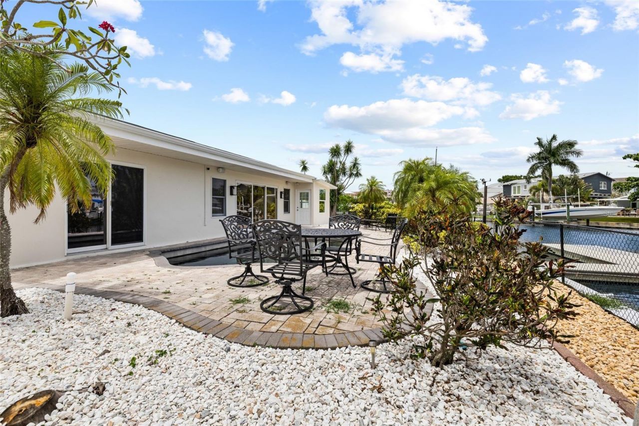 5541 Bayou Grande Boulevard Ne, Saint Petersburg, FL 33703 Photo
