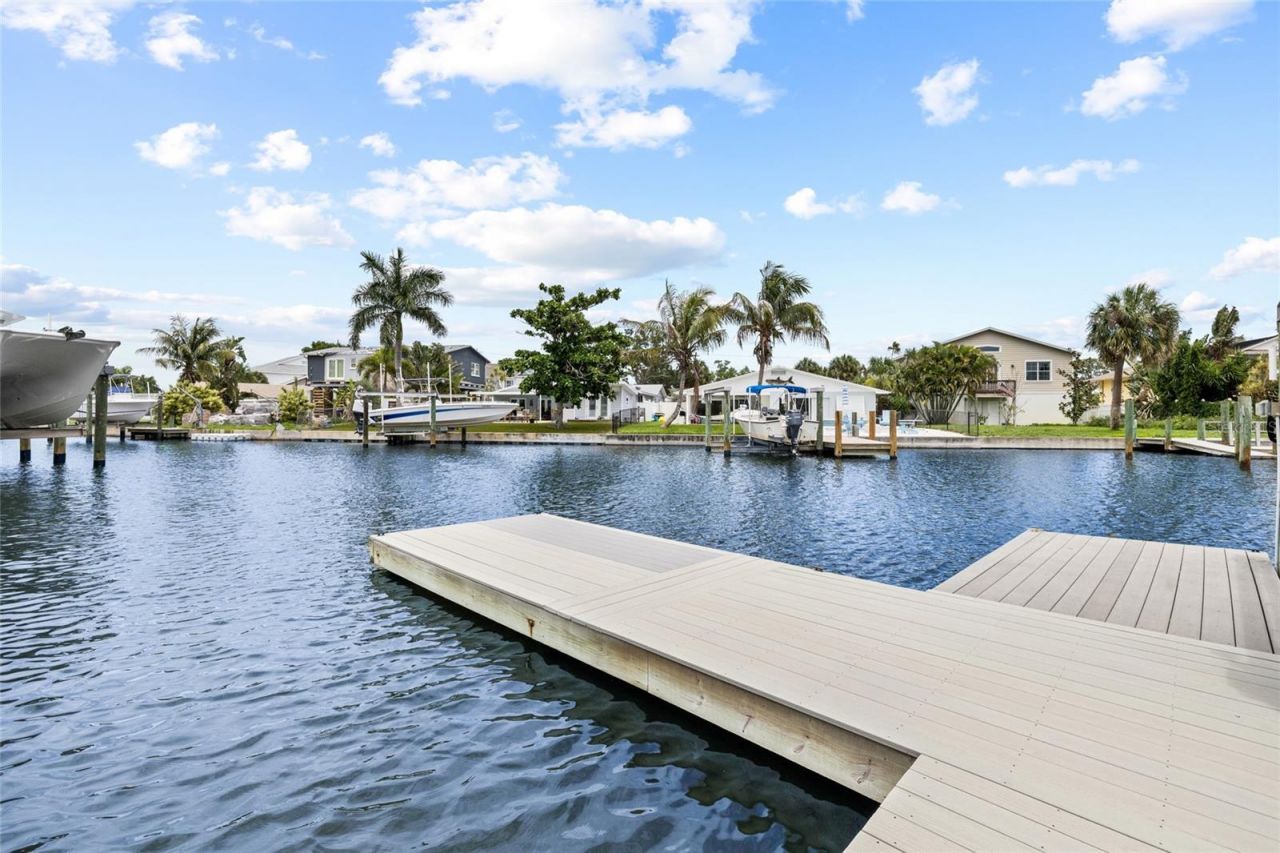 5541 Bayou Grande Boulevard Ne, Saint Petersburg, FL 33703 Photo