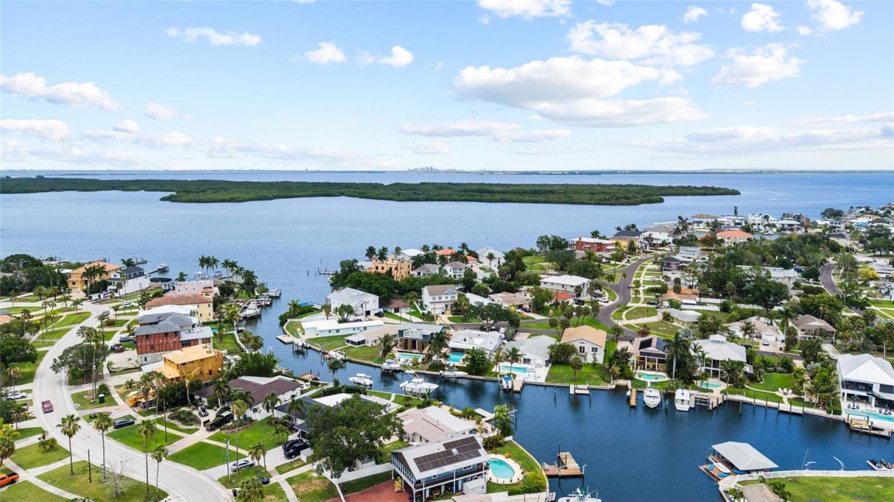 5541 Bayou Grande Boulevard Ne, Saint Petersburg, FL 33703 Photo