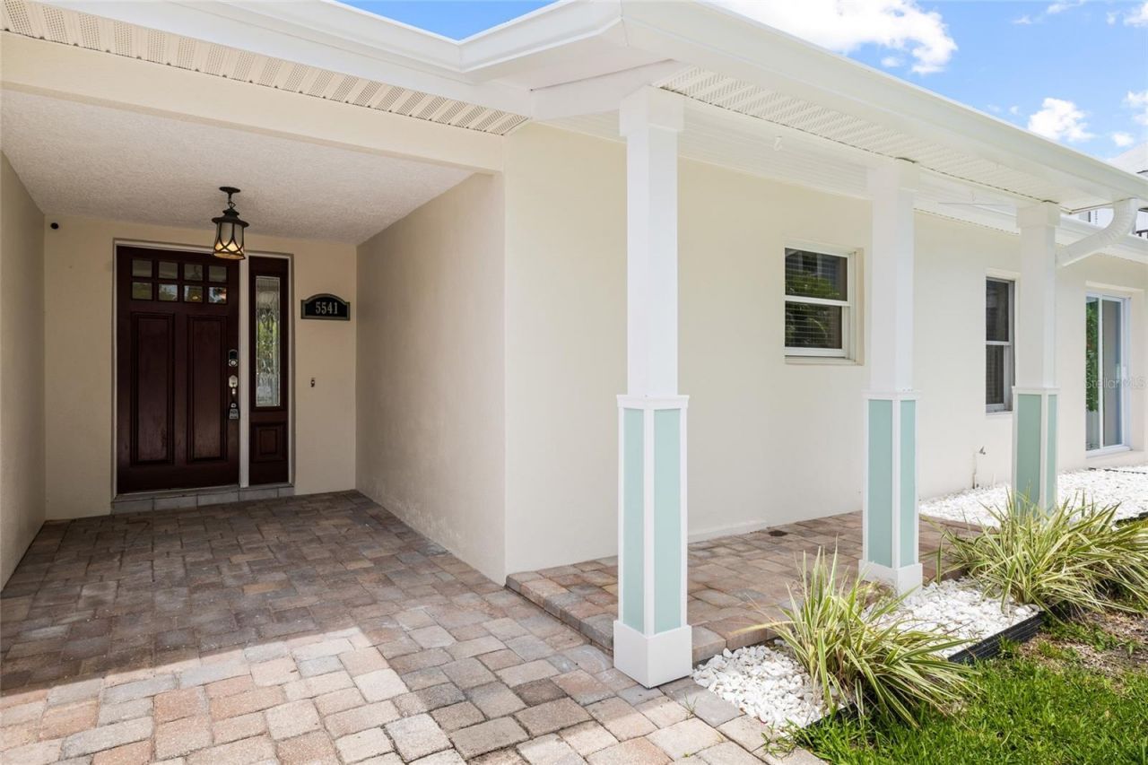 5541 Bayou Grande Boulevard Ne, Saint Petersburg, FL 33703 Photo