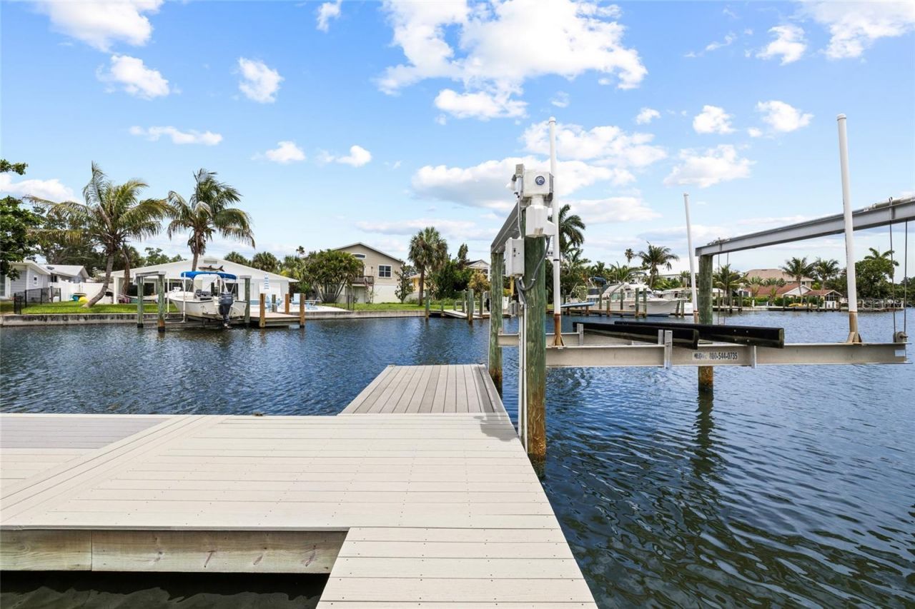 5541 Bayou Grande Boulevard Ne, Saint Petersburg, FL 33703 Photo