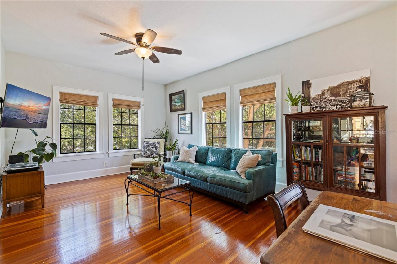 210 22nd Avenue Ne, Unit 6, Saint Petersburg, FL 33704 Photo