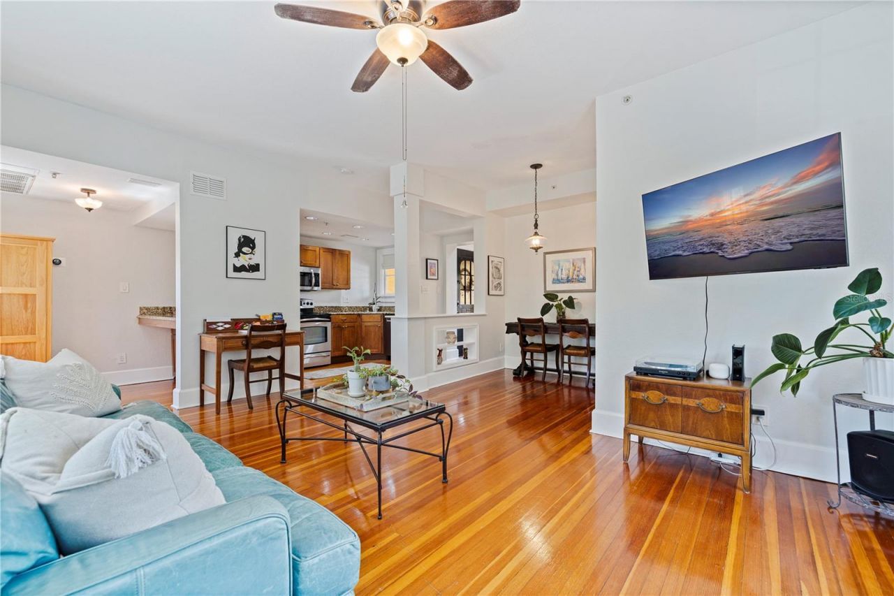 210 22nd Avenue Ne, Unit 6, Saint Petersburg, FL 33704 Photo