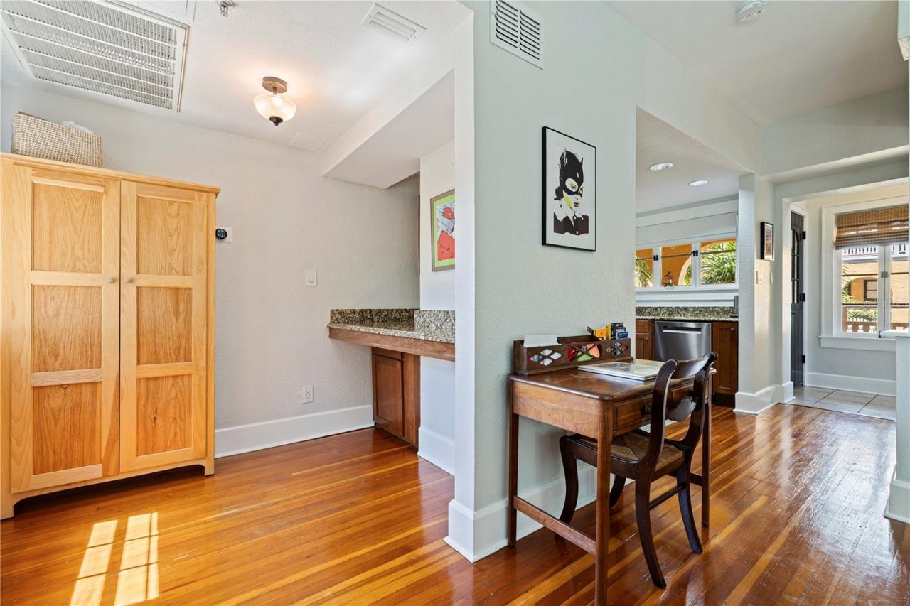 210 22nd Avenue Ne, Unit 6, Saint Petersburg, FL 33704 Photo