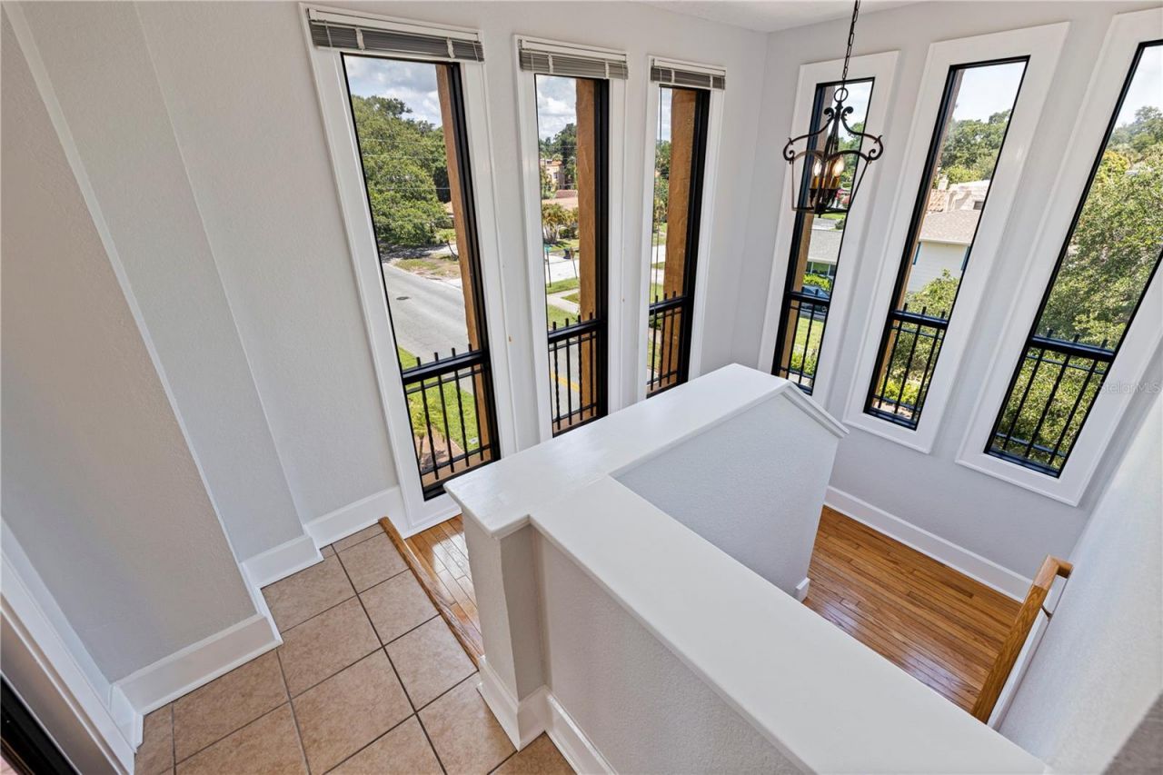 210 22nd Avenue Ne, Unit 6, Saint Petersburg, FL 33704 Photo