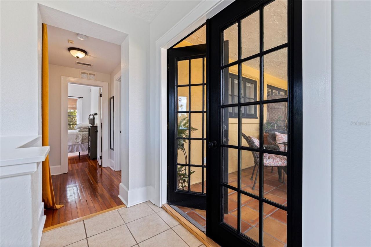 210 22nd Avenue Ne, Unit 6, Saint Petersburg, FL 33704 Photo