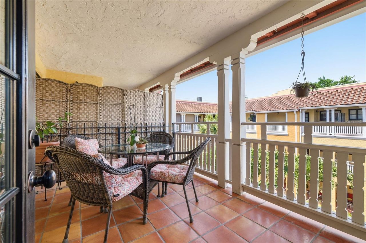 210 22nd Avenue Ne, Unit 6, Saint Petersburg, FL 33704 Photo
