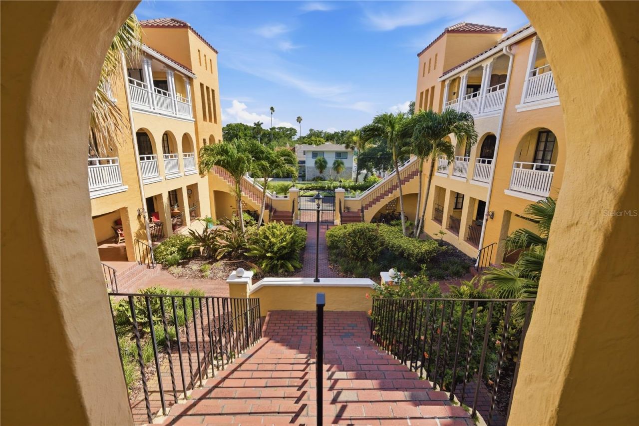 210 22nd Avenue Ne, Unit 6, Saint Petersburg, FL 33704 Photo