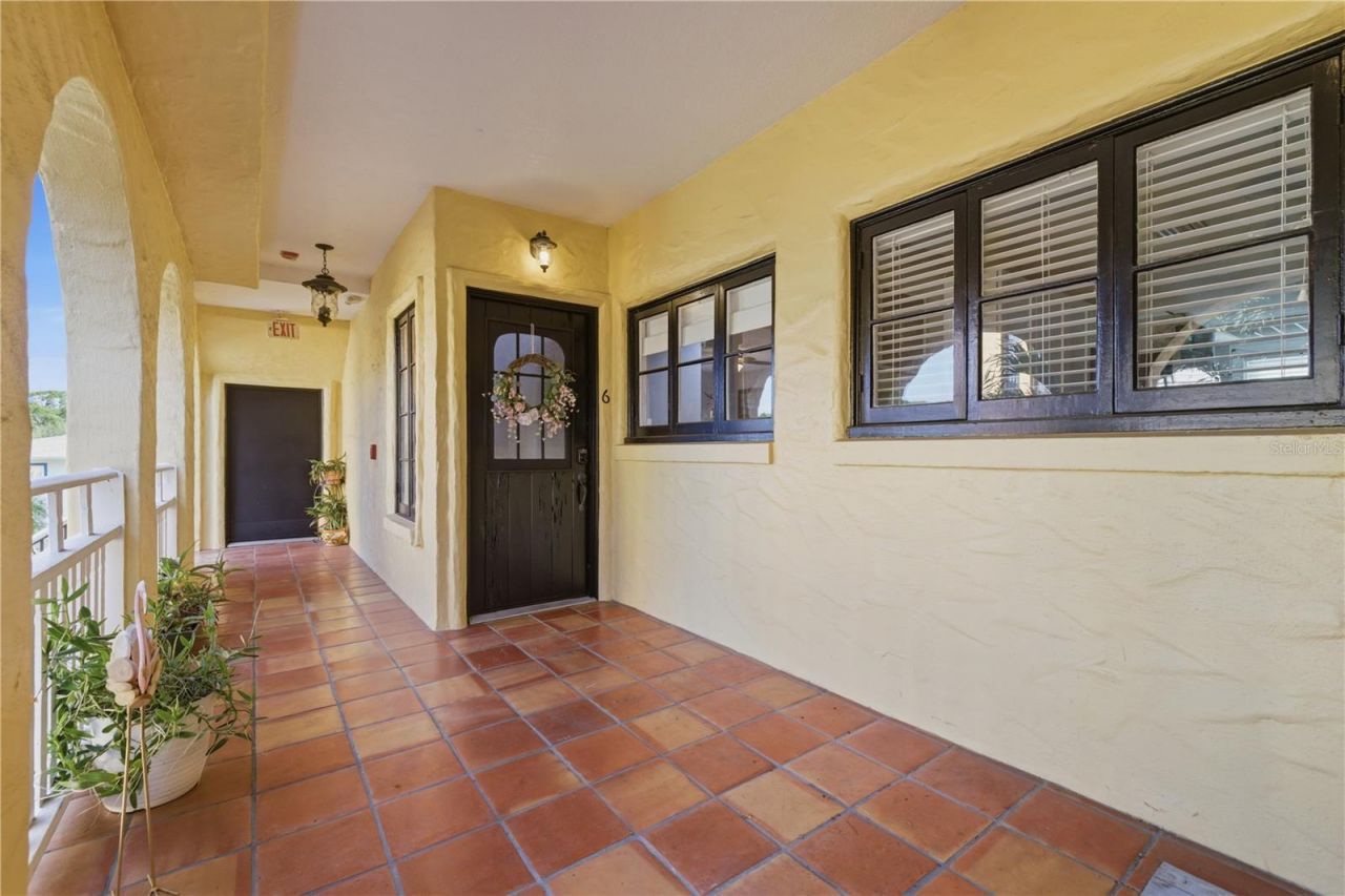 210 22nd Avenue Ne, Unit 6, Saint Petersburg, FL 33704 Photo