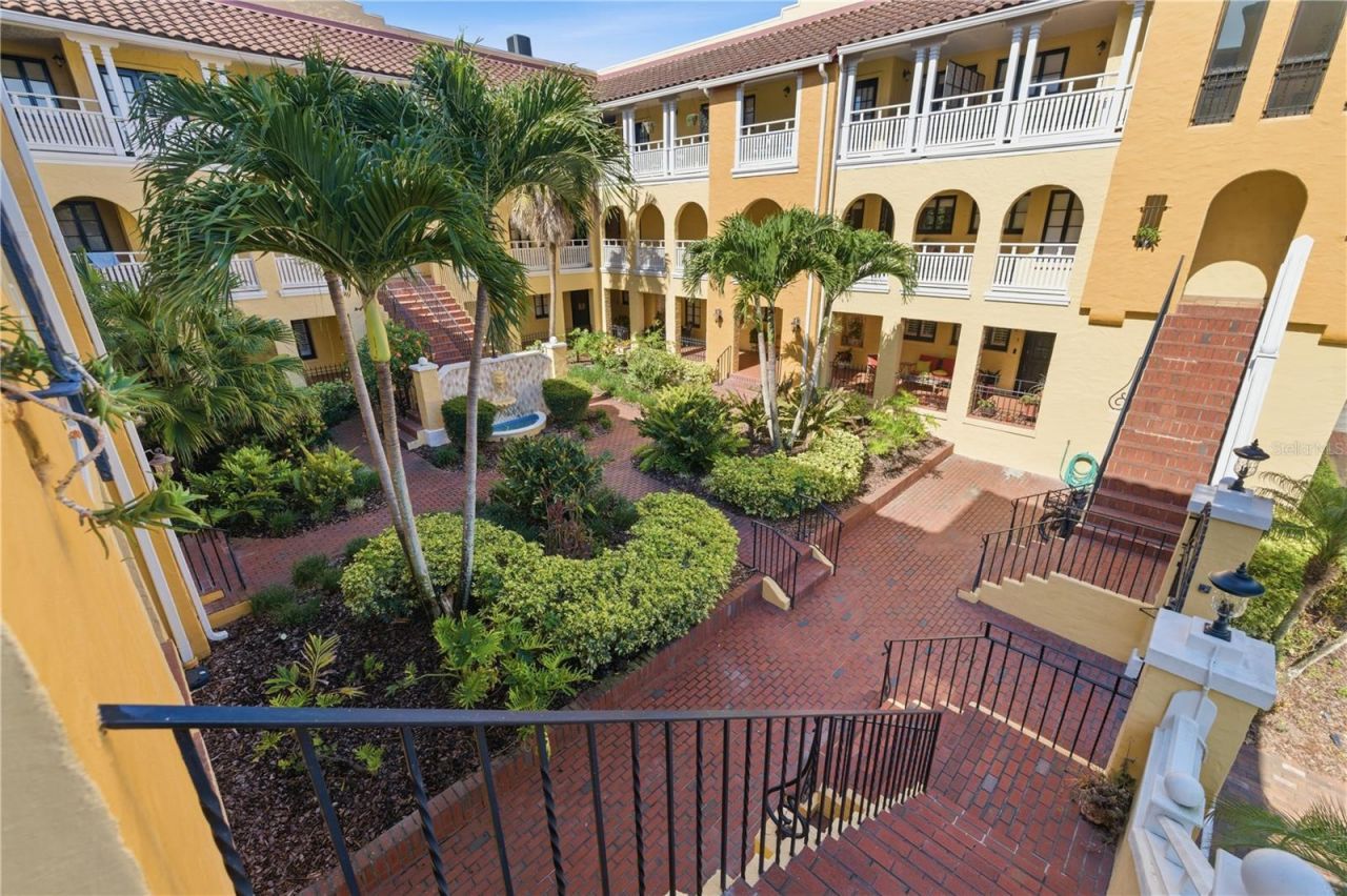 210 22nd Avenue Ne, Unit 6, Saint Petersburg, FL 33704 Photo