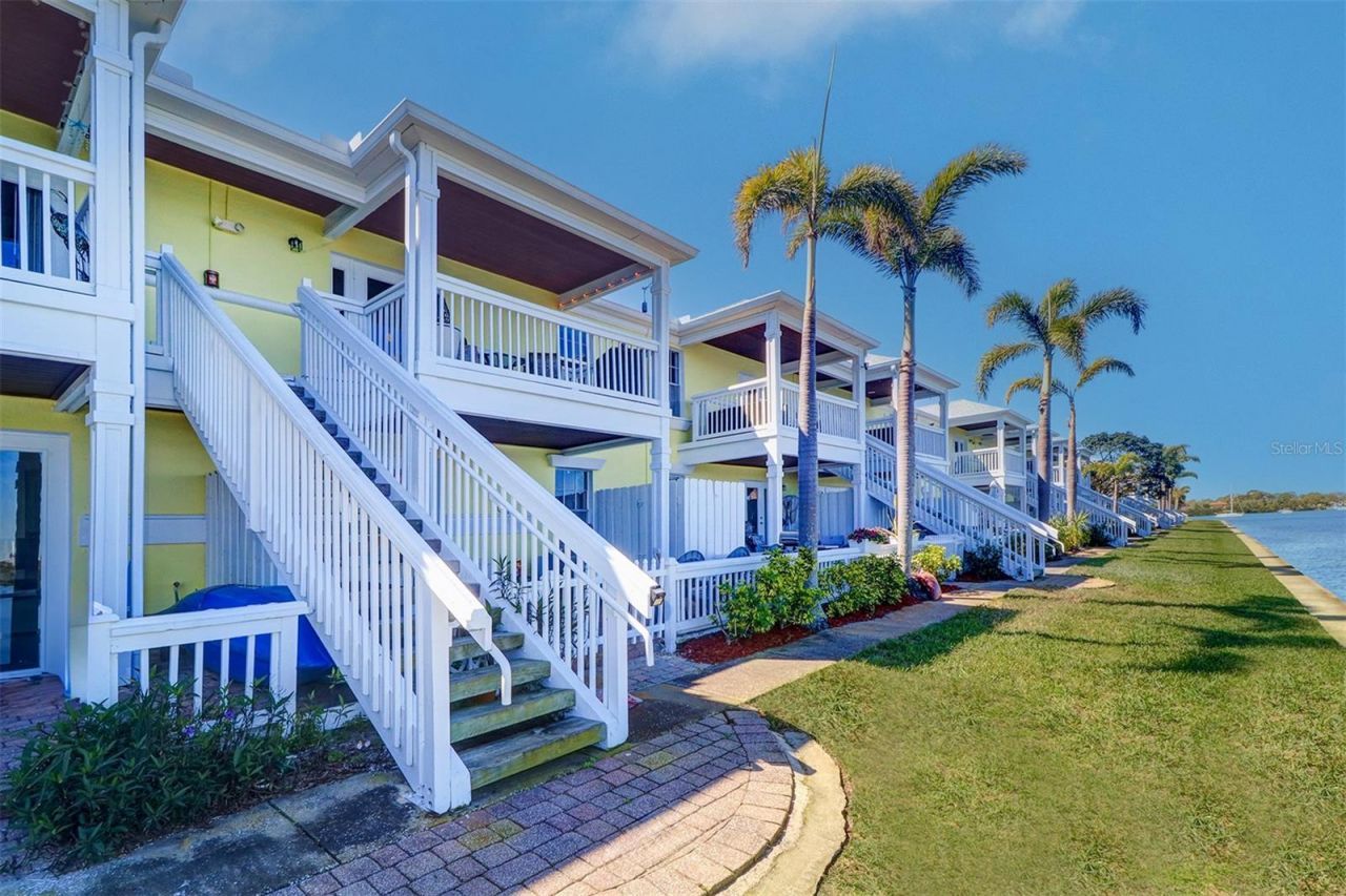 225 Pompano Drive Se, Unit C, Saint Petersburg, FL 33705 Photo