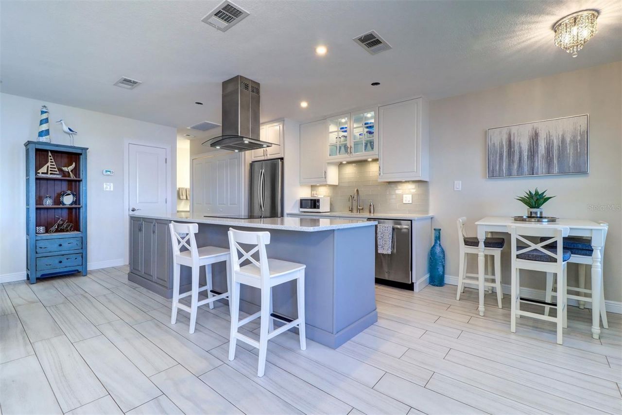 225 Pompano Drive Se, Unit C, Saint Petersburg, FL 33705 Photo