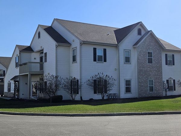 1114 Hastings Ct, Unit 101, Mount Pleasant, WI 53406