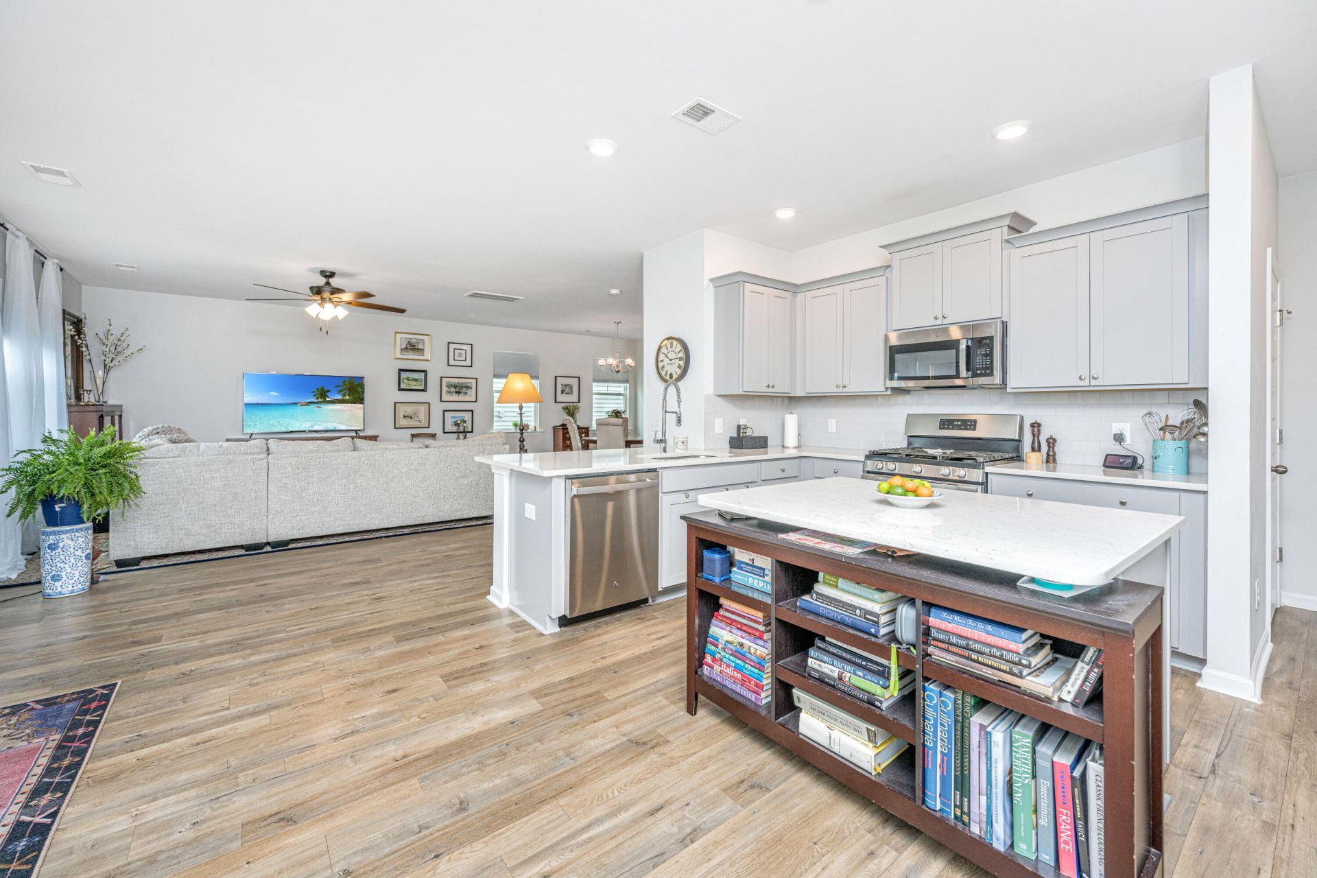 217 Squire Pope Road Photo 13
