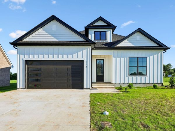 123 Lookout Dr, Winchester, TN 37398
