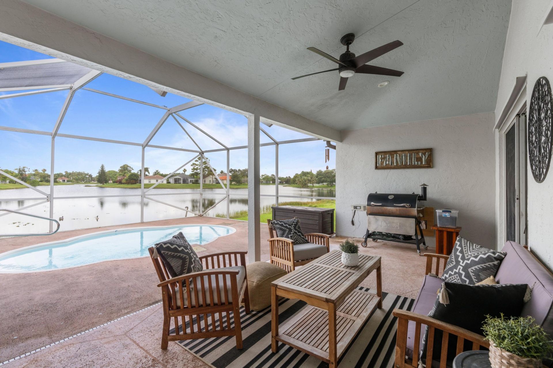 182 Saratoga Boulevard E, Royal Palm Beach, FL 33411 Photo