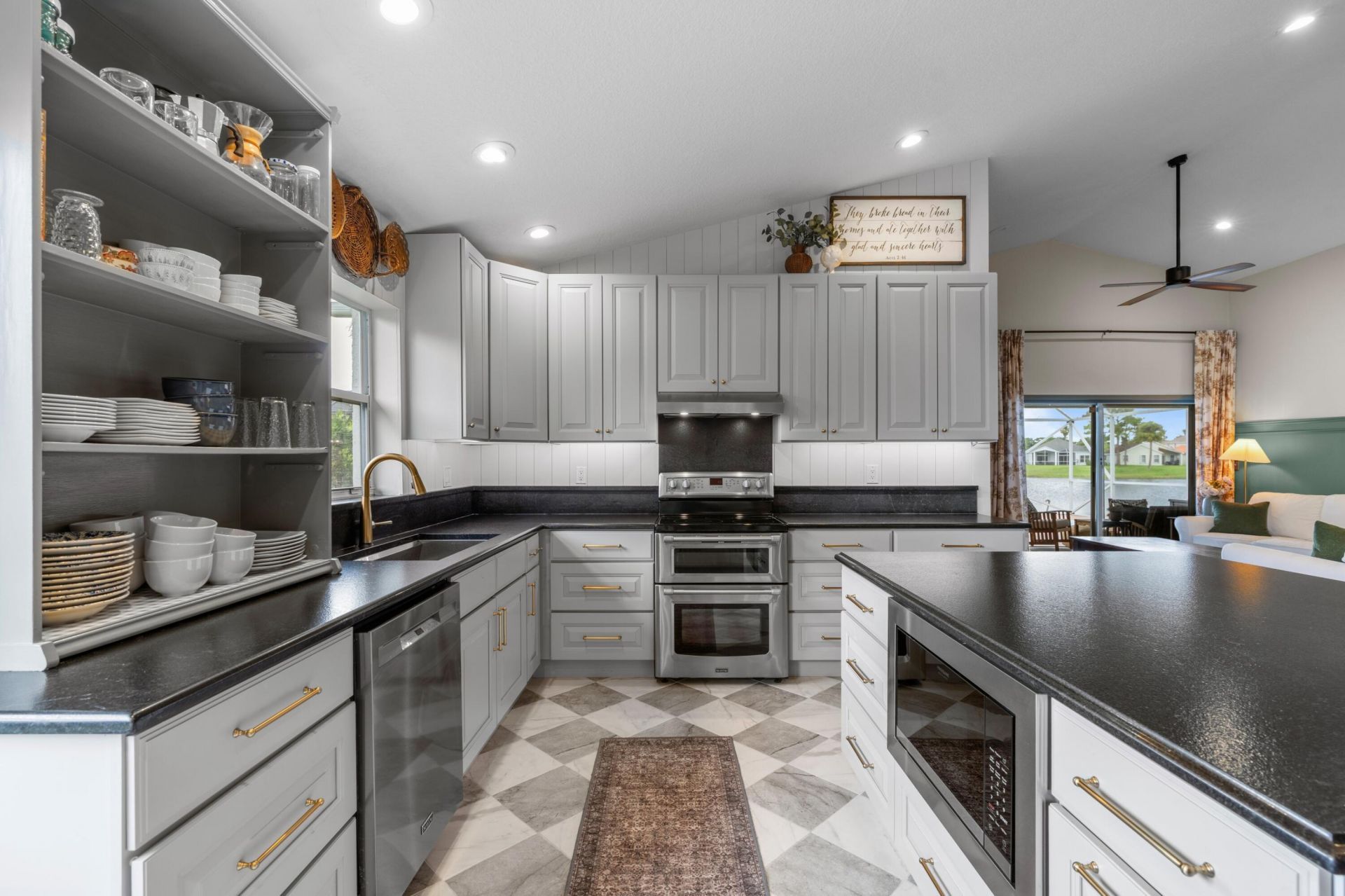 182 Saratoga Boulevard E, Royal Palm Beach, FL 33411 Photo