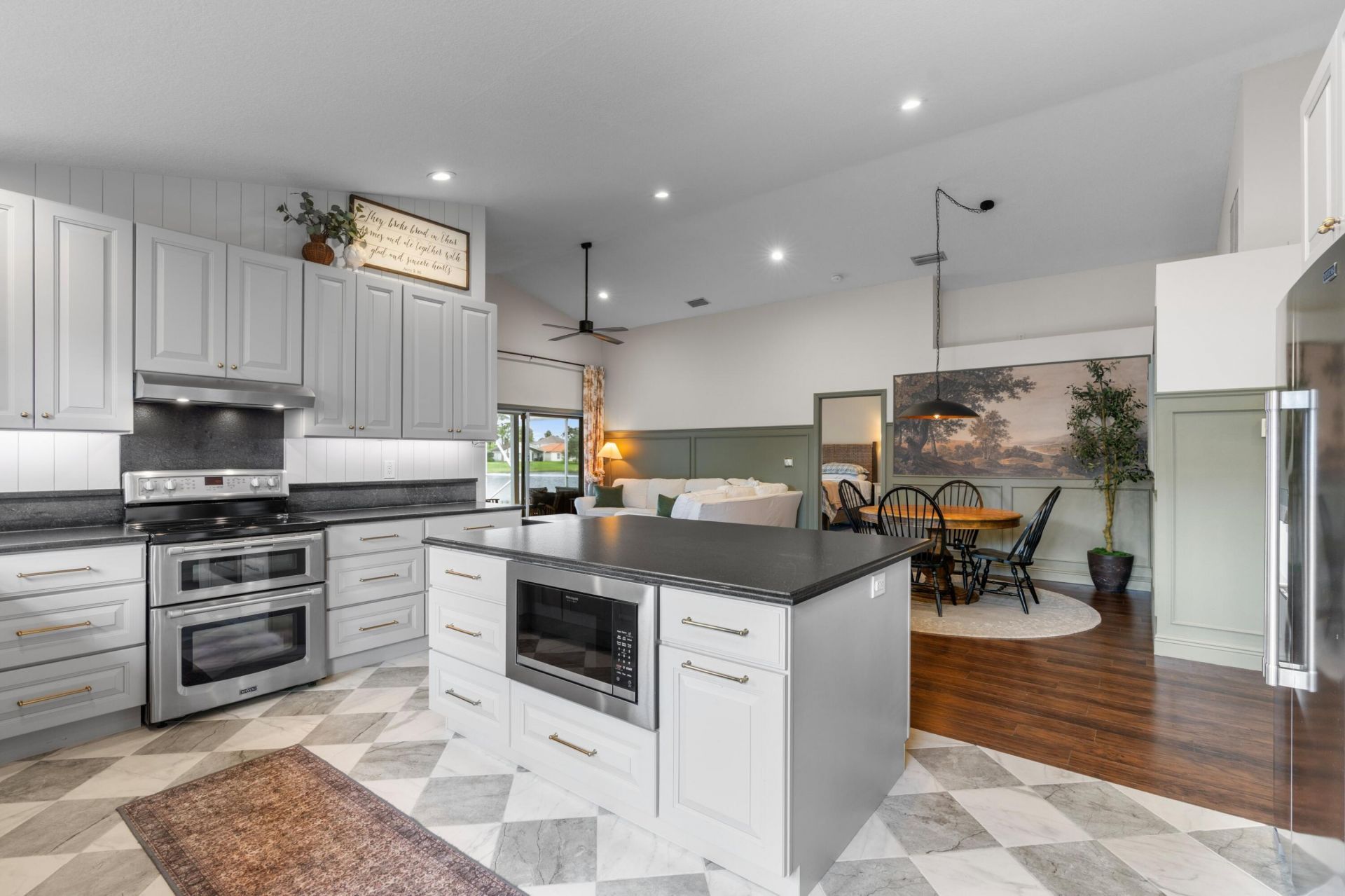 182 Saratoga Boulevard E, Royal Palm Beach, FL 33411 Photo