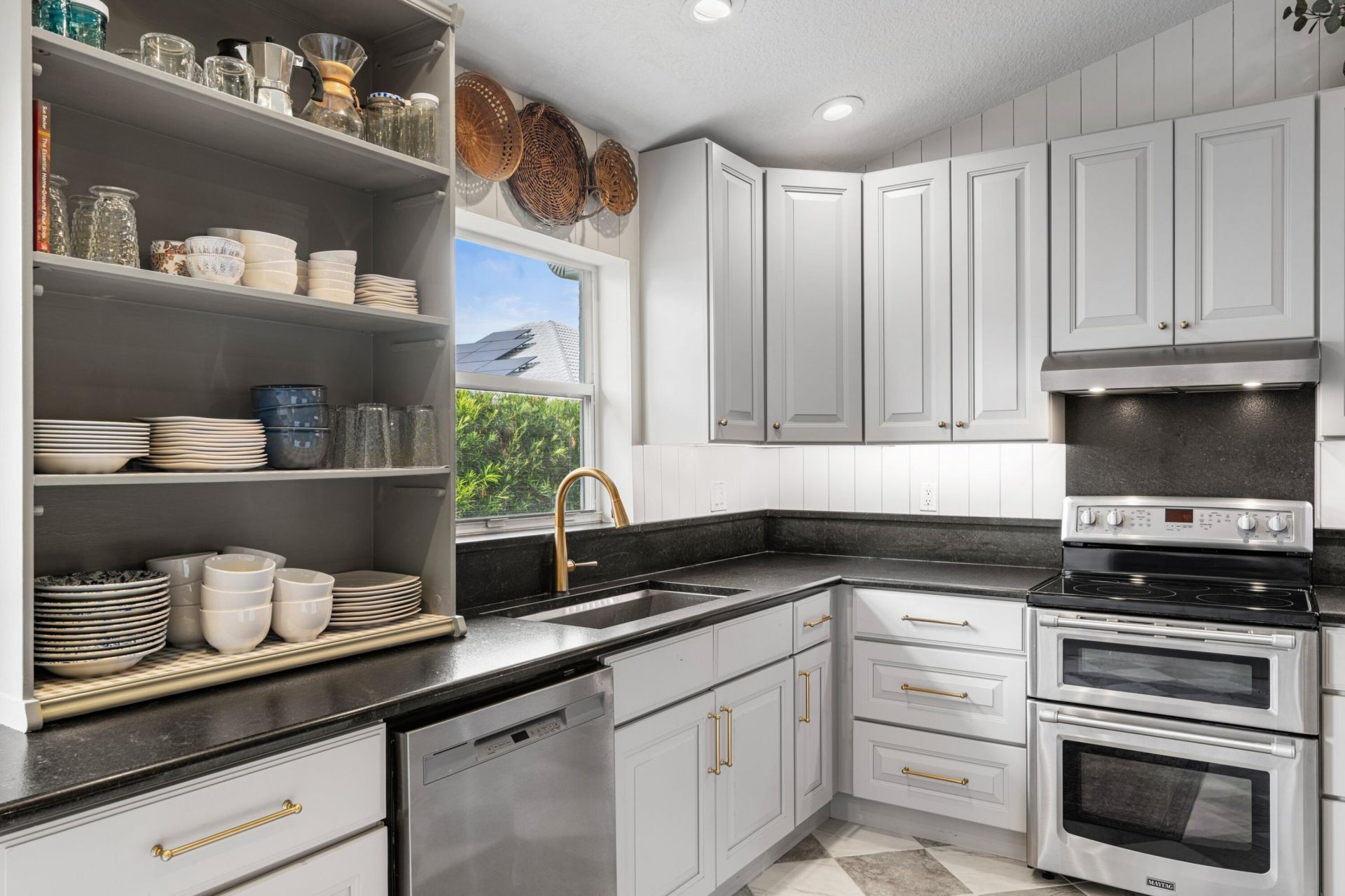 182 Saratoga Boulevard E, Royal Palm Beach, FL 33411 Photo