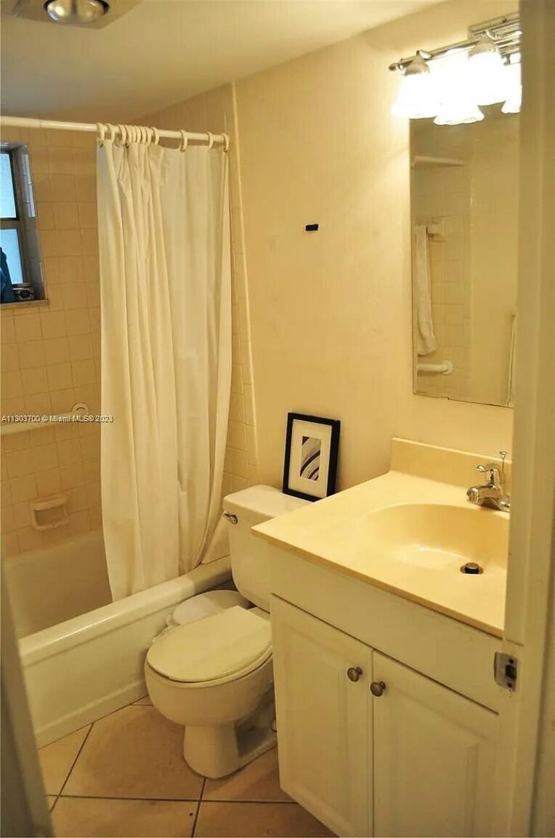 9826 Marina Boulevard, Unit 1015, Boca Raton, FL 33428 Photo