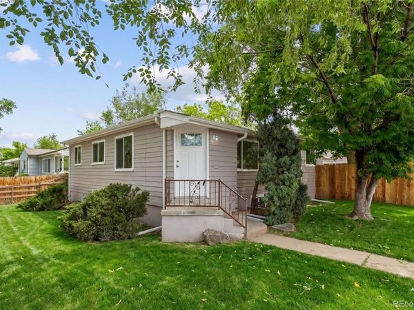 9801 E 8th Avenue , Aurora, CO 80010
