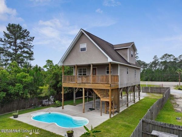 10412 Highway 603 , Bay Saint Louis, MS 39520
