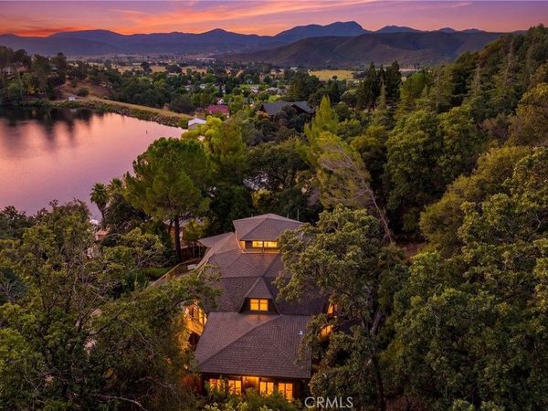 16945 Knollview , Hidden Valley Lake, CA 95467