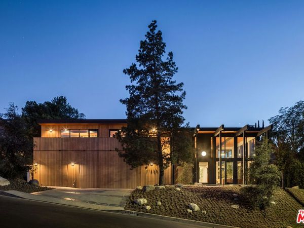 11558 DUQUE Drive , Studio City, CA 91604