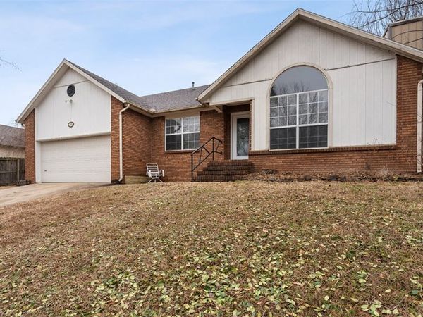 2450 W Jane Cir Drive , Fayetteville, AR 72704