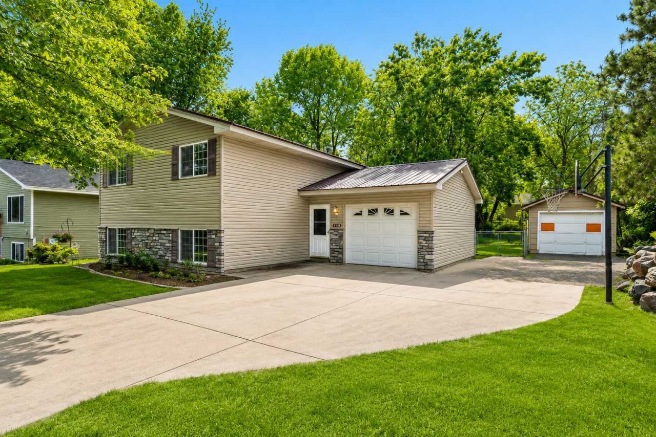 31050 Foster Avenue , Stacy, MN 55079