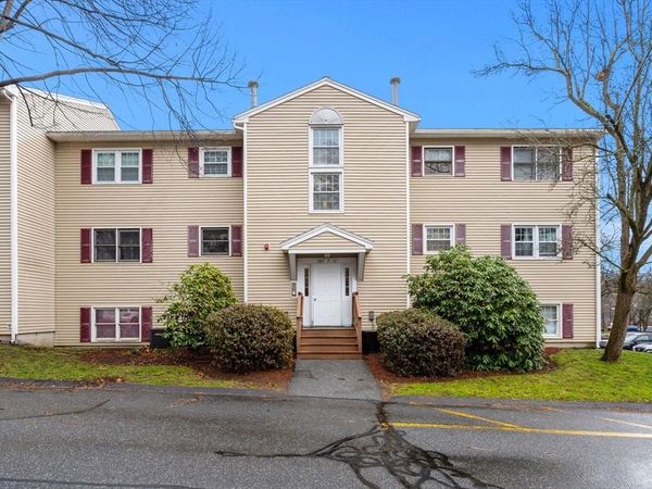 367 Aiken Ave, Unit 8, Lowell, MA 01850