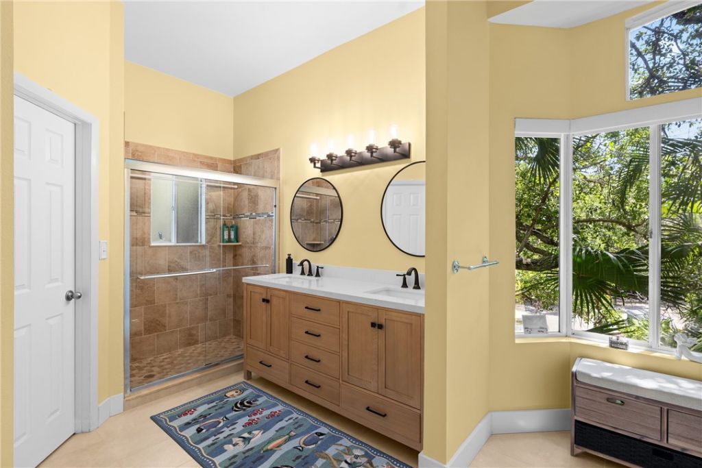 1335 Winding Oaks Circle E, Unit 1005, Vero Beach, FL 32963 Photo