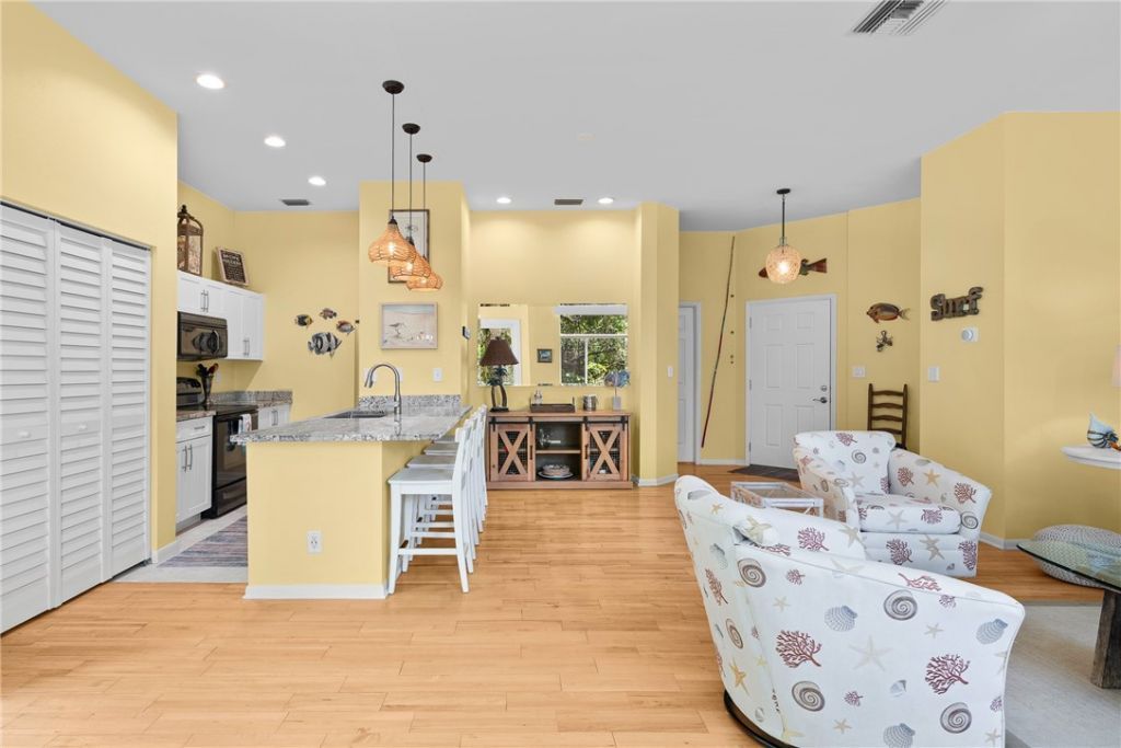 1335 Winding Oaks Circle E, Unit 1005, Vero Beach, FL 32963 Photo