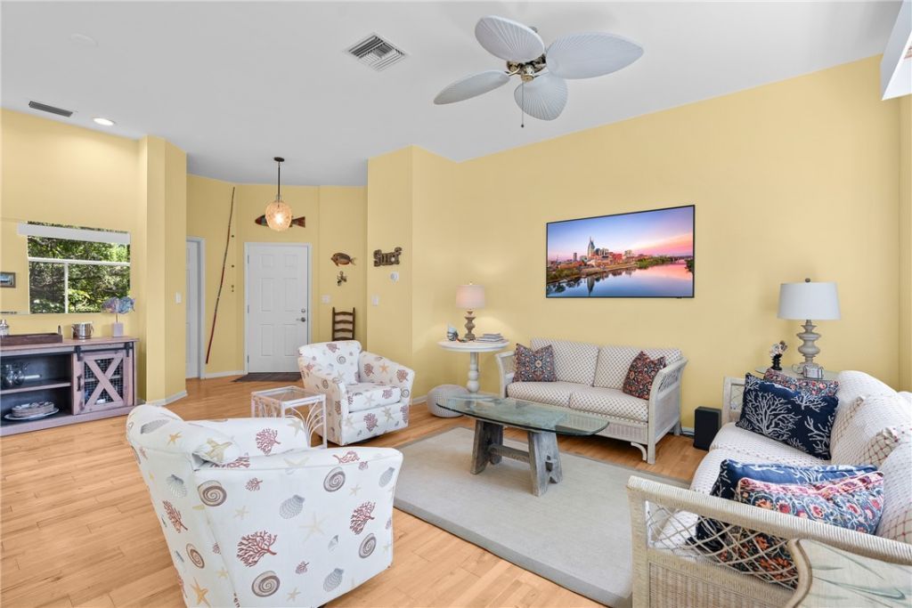 1335 Winding Oaks Circle E, Unit 1005, Vero Beach, FL 32963 Photo