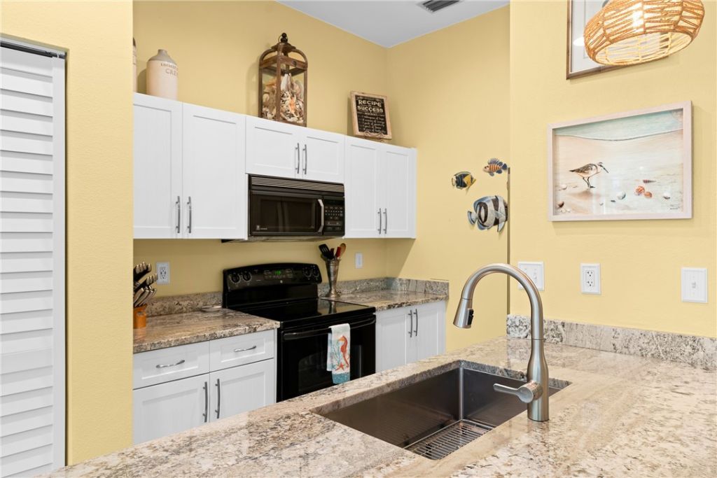 1335 Winding Oaks Circle E, Unit 1005, Vero Beach, FL 32963 Photo