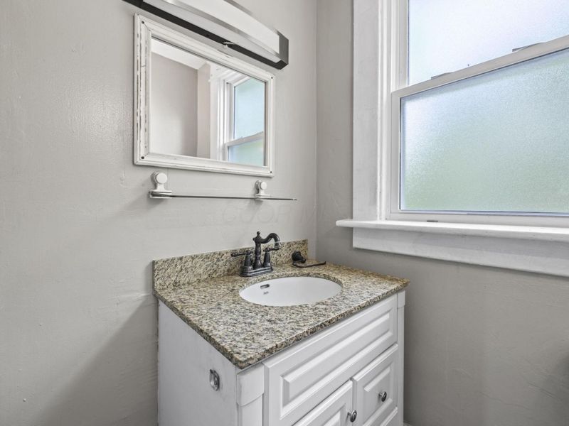 208-210 Dana Avenue, Columbus, OH 43223 Photo 23