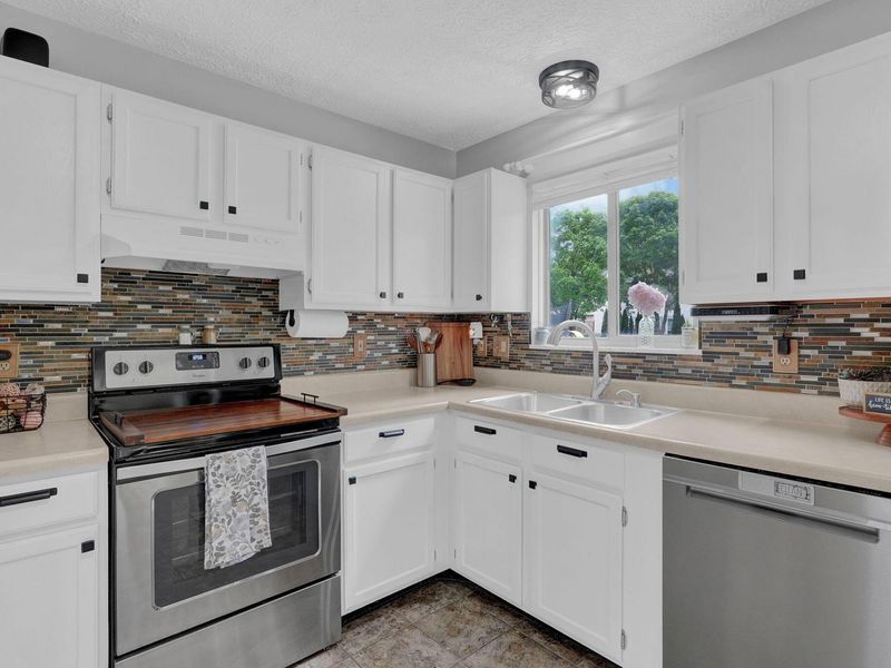 3437 Ridley Drive, Columbus, OH 43228 Photo 12