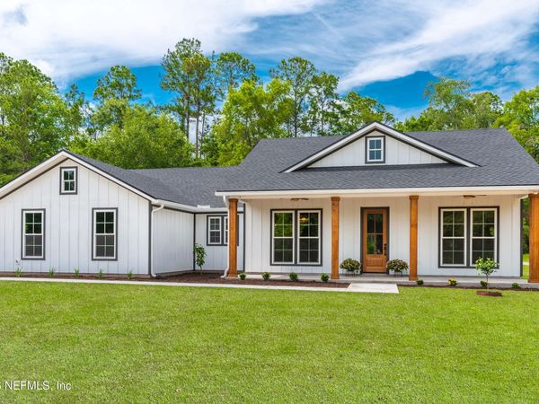 8021 YELLOW PINE Circle, Glen St. Mary, FL 32040