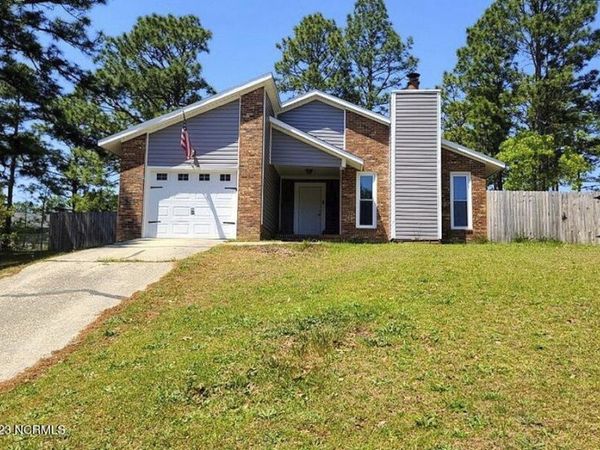 3337 Redfox Road , Spring Lake, NC 28390