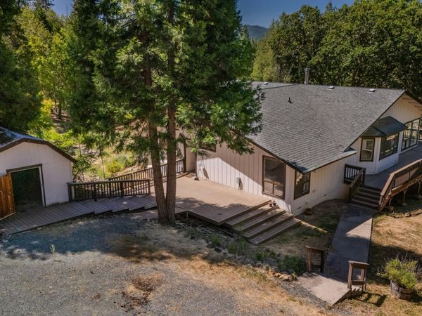 6900 Pleasant Creek Road, Rogue River, OR 97537
