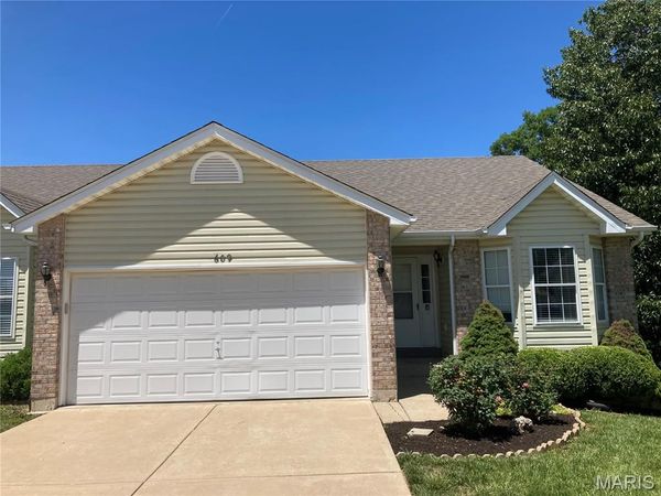 609 Meadowview Court , Warrenton, MO 63383