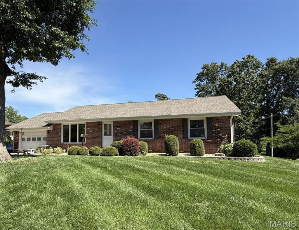 707 Pershing Drive , Warrenton, MO 63383 Main Photo