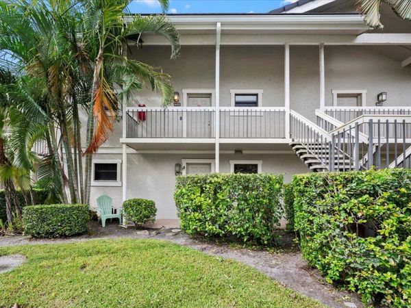 11863 Wimbledon Circle, Unit 441, Wellington, FL 33414