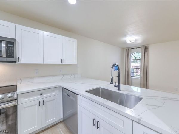 1800 Edmond Street , Unit 122, Las Vegas, NV 89146