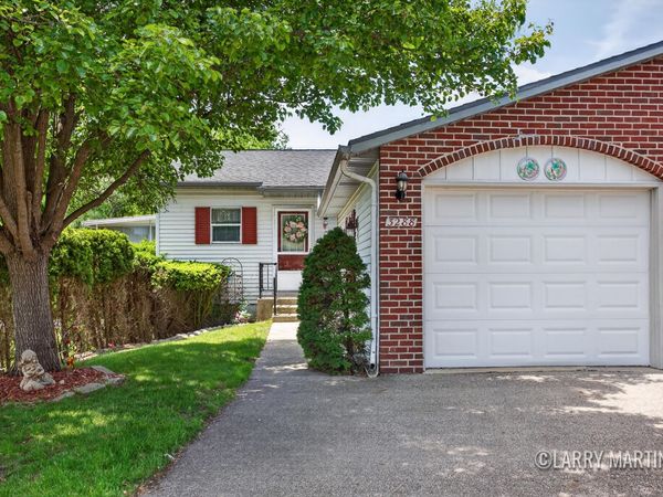 3288 Cambridge Street SE, Unit 9, Grand Rapids, MI 49512