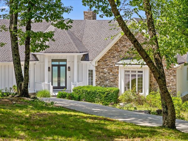 921 Rose Marie Court, Soddy Daisy, TN 37379