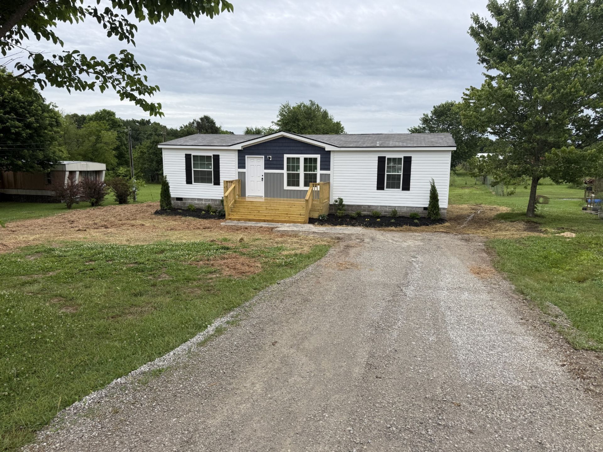 186 N G St, Hillsboro, TN 37342 Main Photo