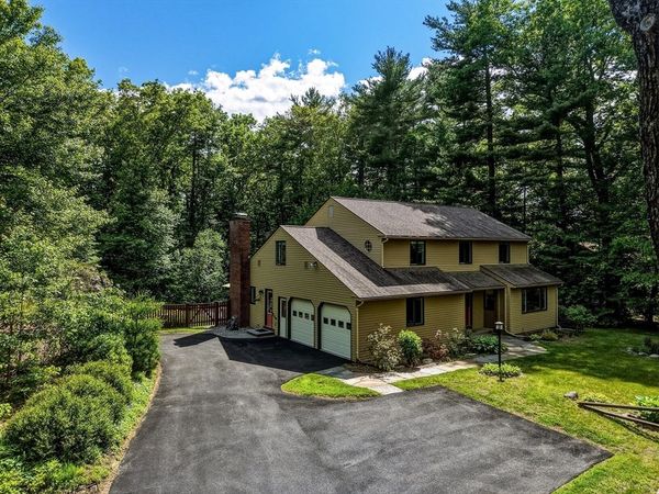 43 Aubinwood Rd, Amherst, MA 01002