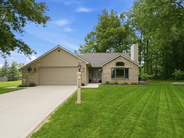 9528 Robin Meadow Place, Fort Wayne, IN 46835